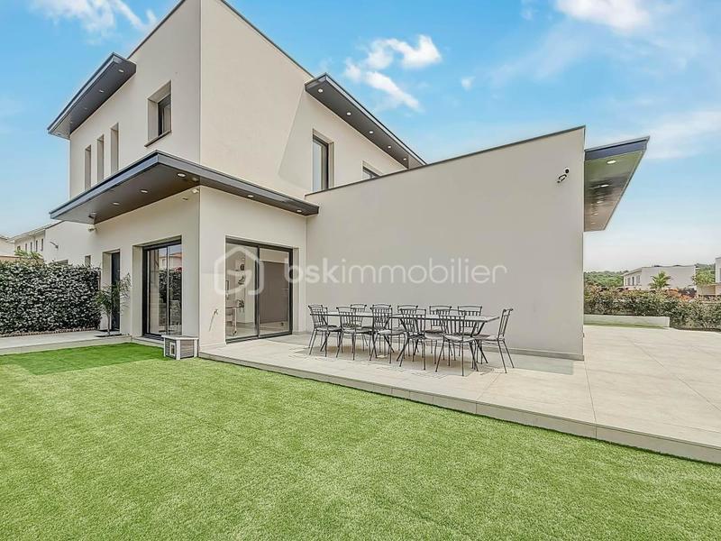 Maison - 170 m² - 5 pièces