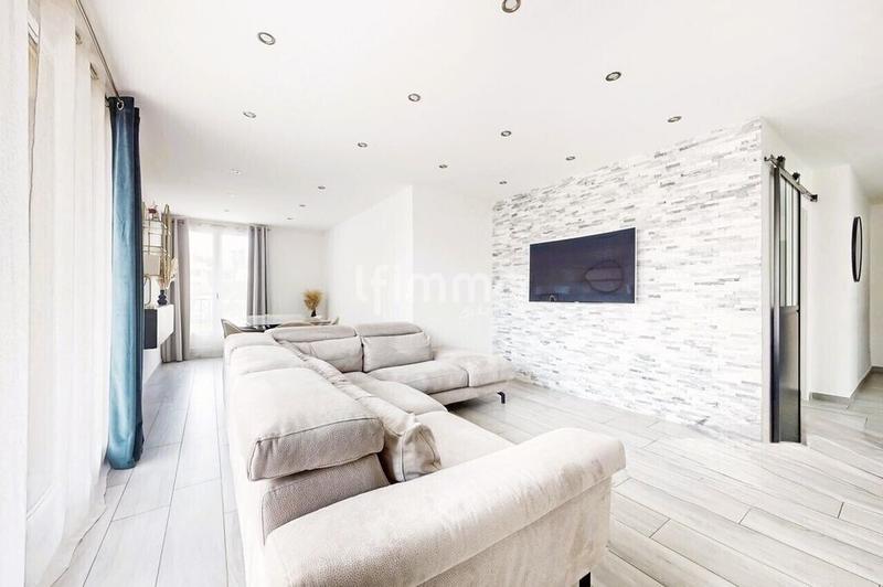 Appartement - 82 m² - 4 pièces