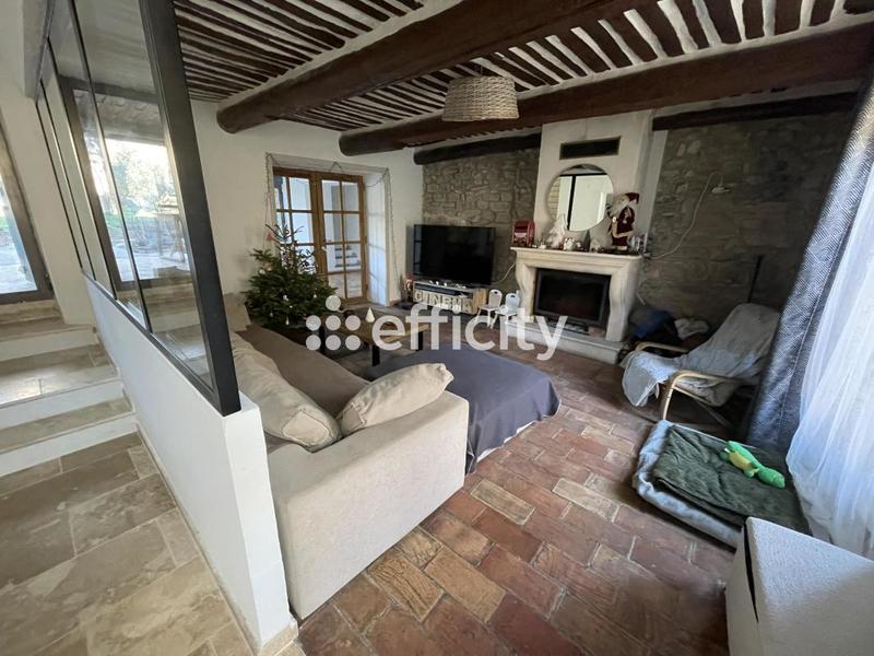 Maison - 207 m² - 8 pièces