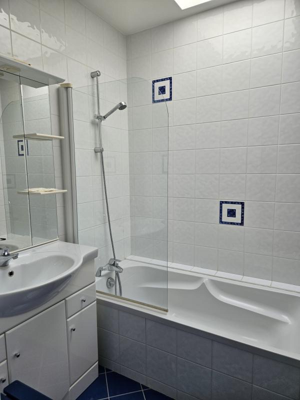 Propriété - 245 m² - 9 pièces