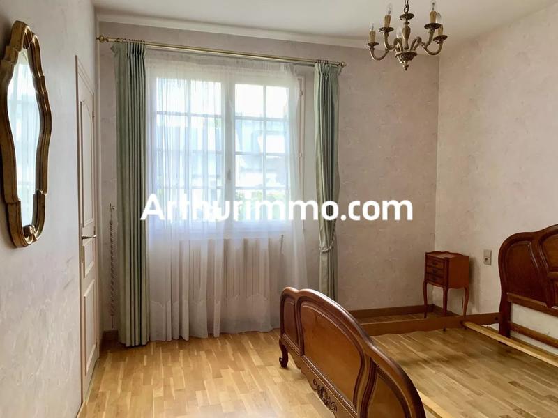 Maison - 195 m² - 9 pièces