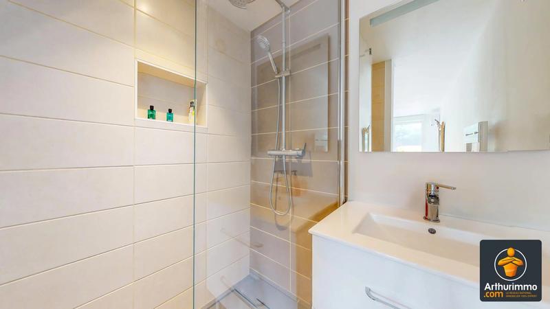 Maison traditionnelle - 180 m² - 7 pièces