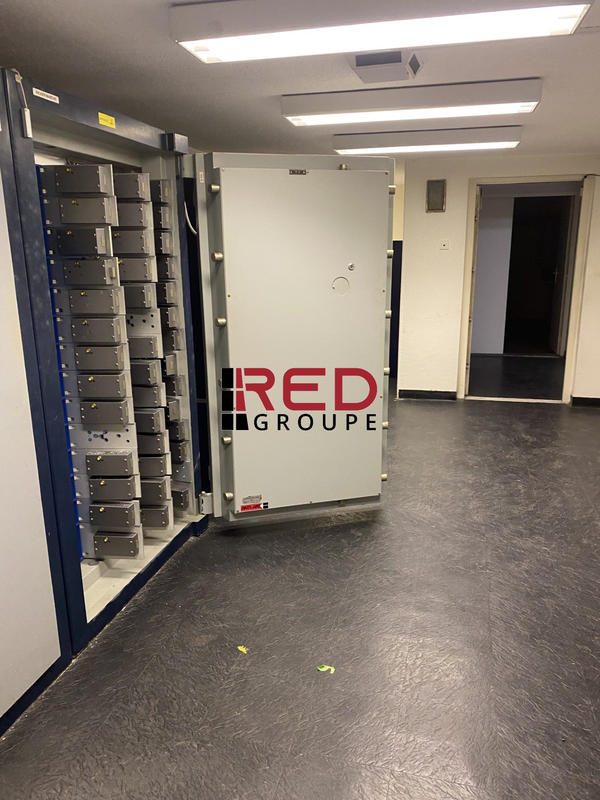 Local commercial - 323 m²