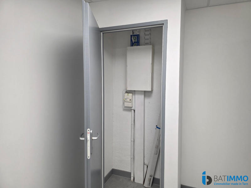 Local d'activités - 1 500 m²