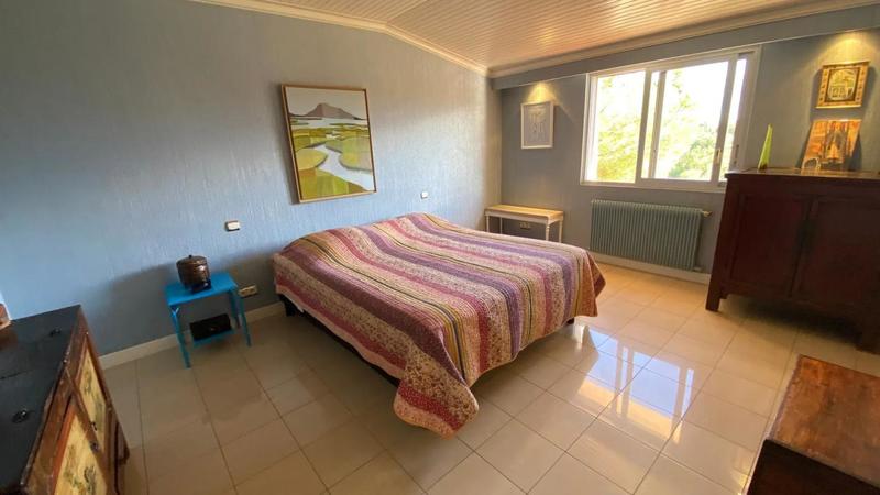 Maison - 170 m² - 9 pièces