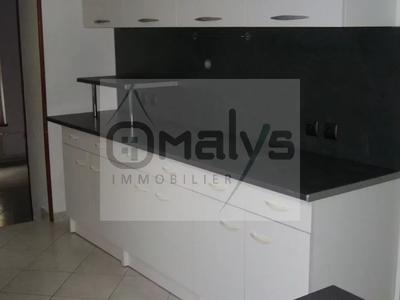 Maison - 90 m² - 3 pièces