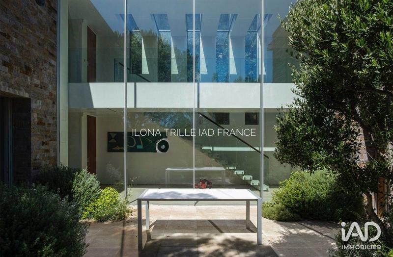 Maison - 300 m² - 5 pièces