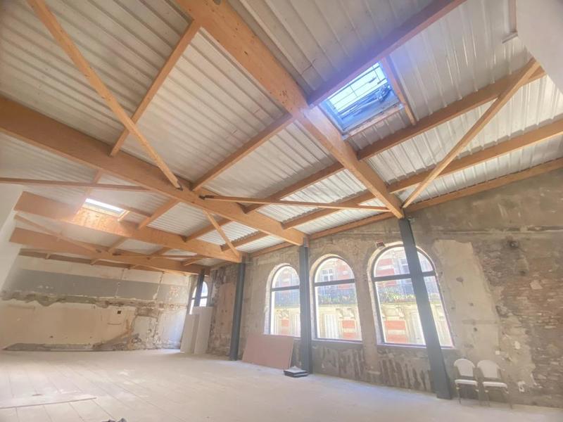 Local commercial - 246 m² - 1 pièce