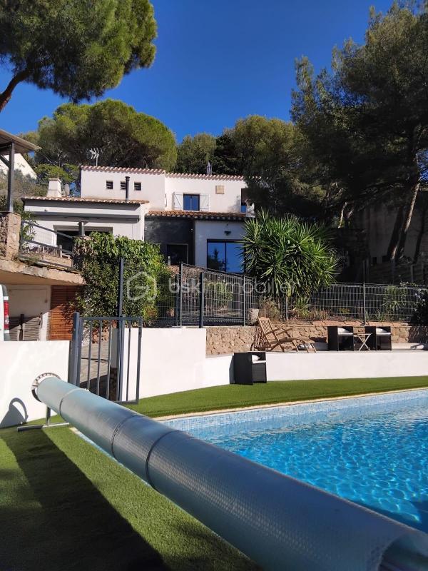 Propriété - 222 m² - 6 pièces