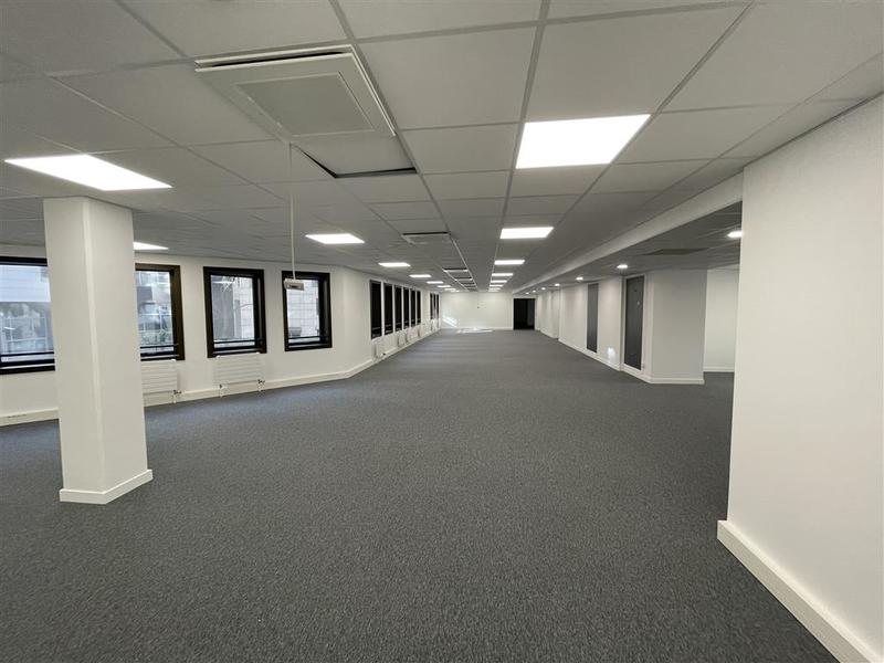 Bureau - 410 m²