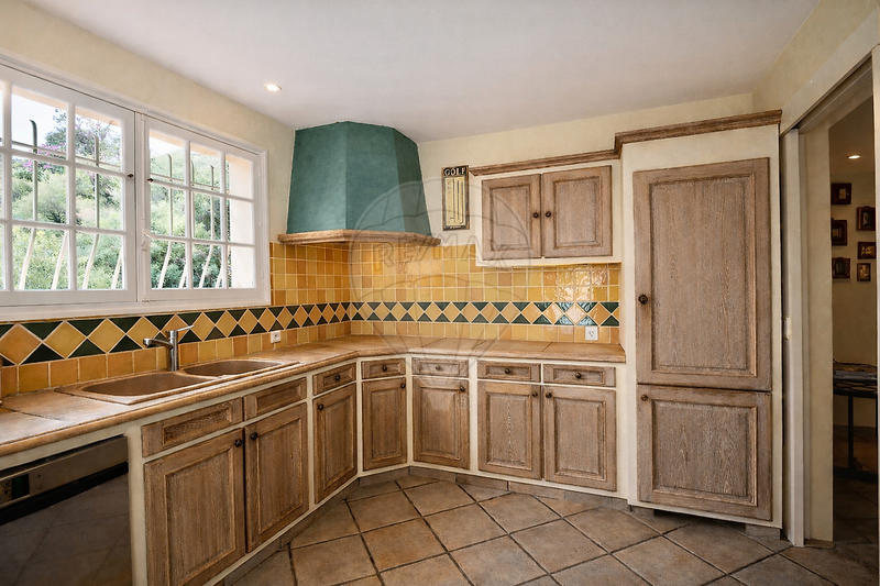 Villa - 185 m² - 6 pièces