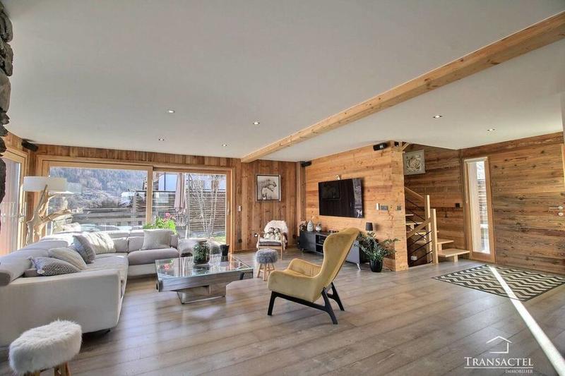 Châlet - 365 m² - 6 pièces