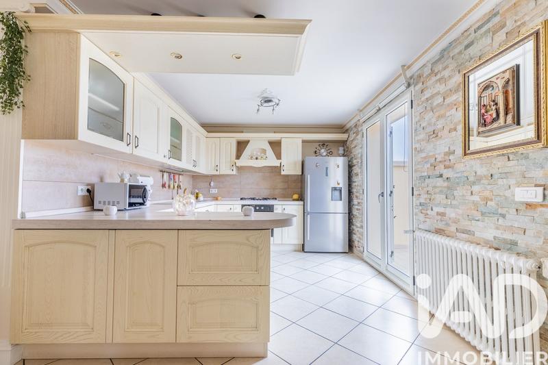 Maison - 136 m² - 6 pièces