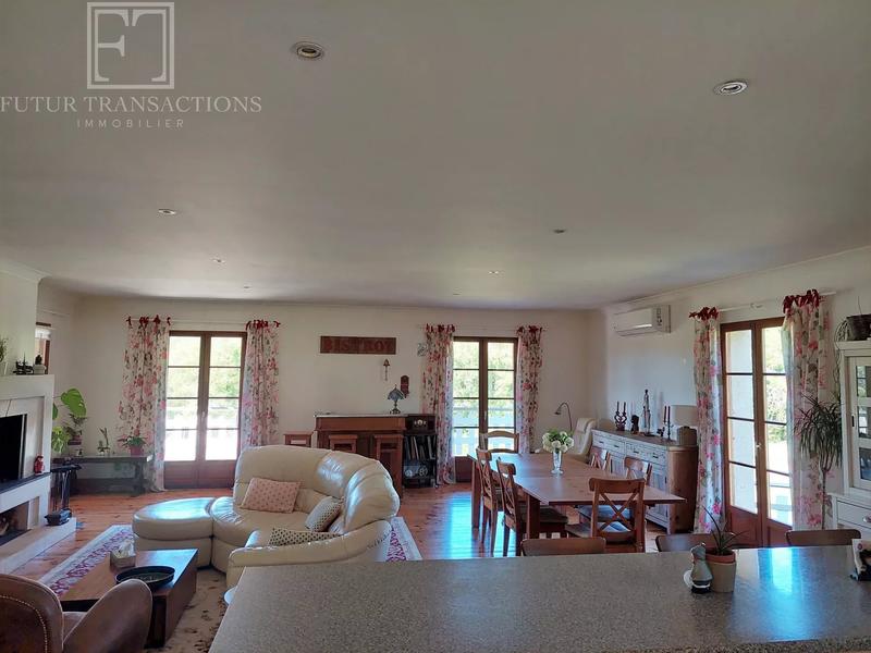 Maison - 188 m² - 8 pièces