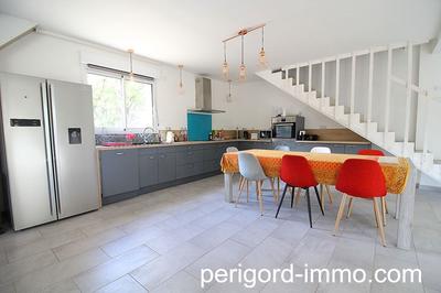 Maison traditionnelle - 145 m² - 7 pièces