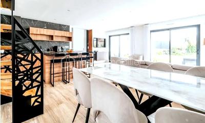 Maison - 142 m² - 8 pièces