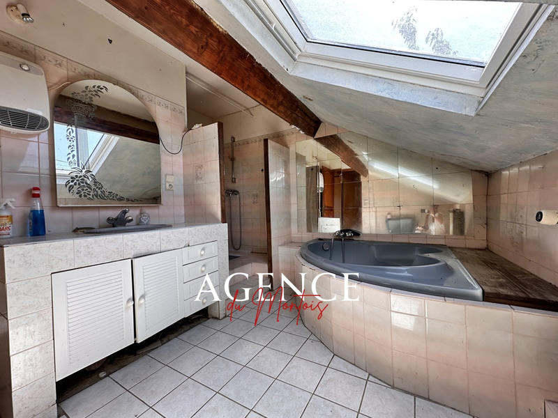 Maison - 96 m² - 5 pièces