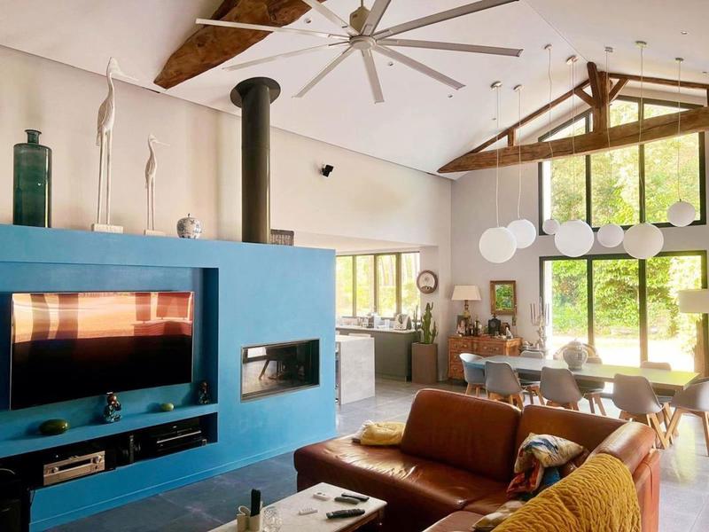 Propriété - 210 m² - 6 pièces