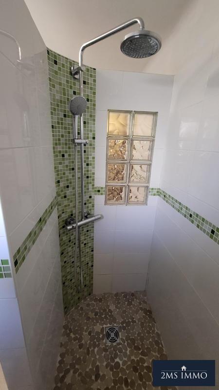 Maison - 200 m² - 8 pièces