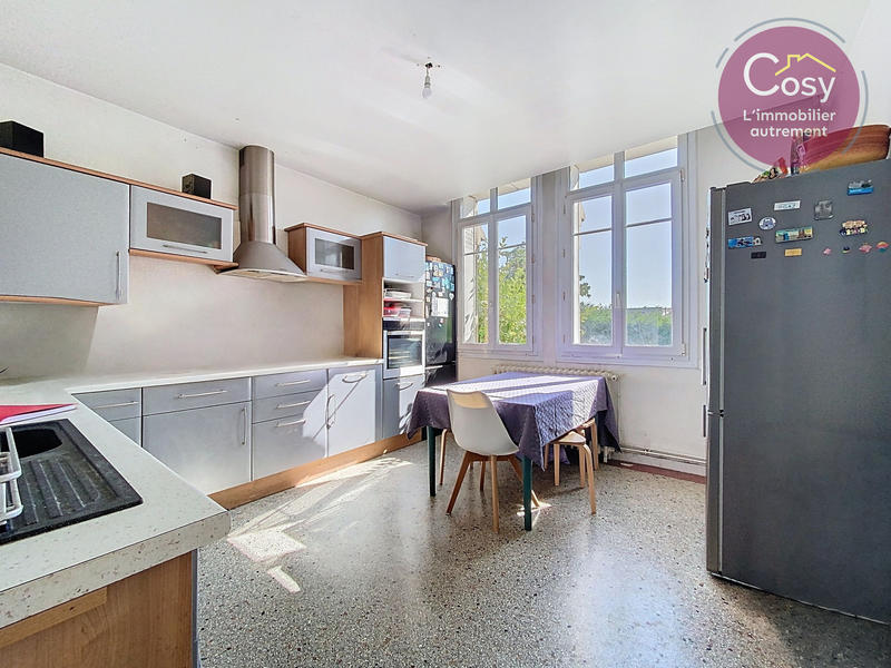 Villa - 180 m² - 9 pièces