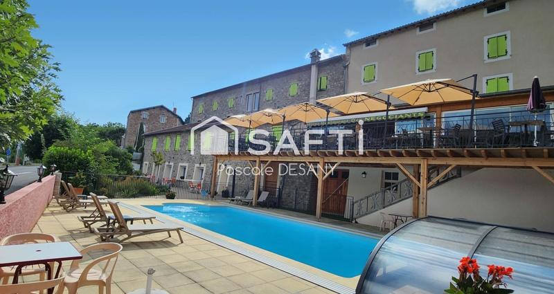 Local commercial - 1 600 m² - 35 pièces