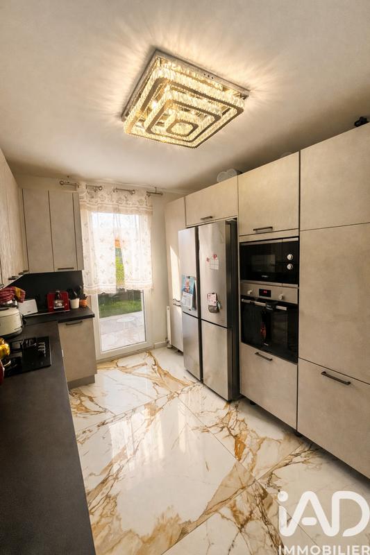 Maison - 94 m² - 5 pièces