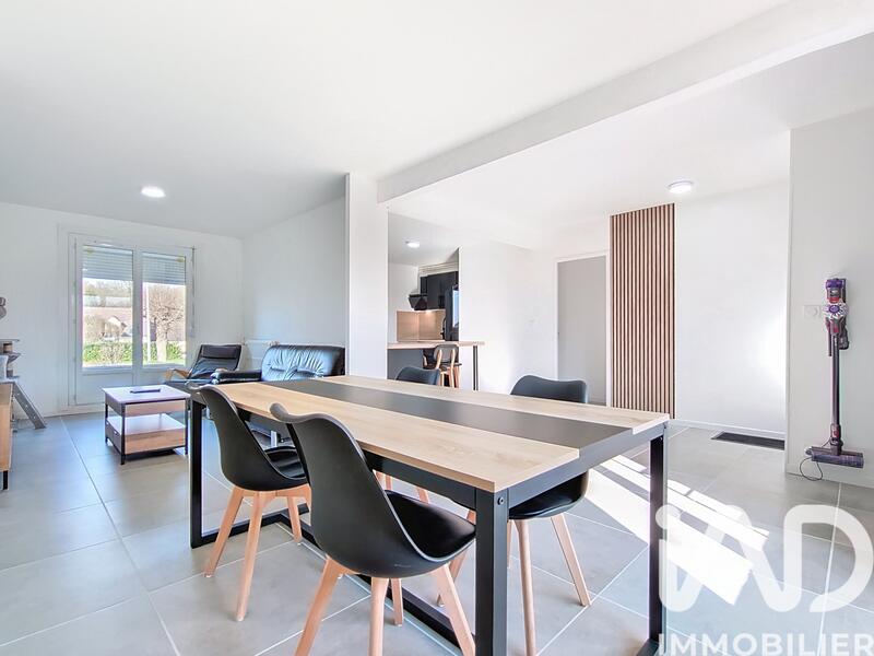 Maison - 92 m² - 5 pièces