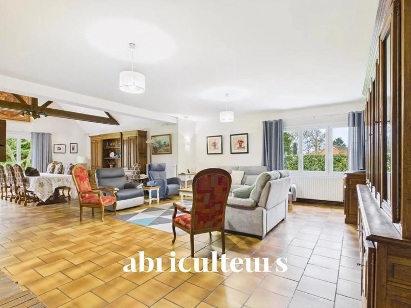 Propriété - 260 m² - 8 pièces