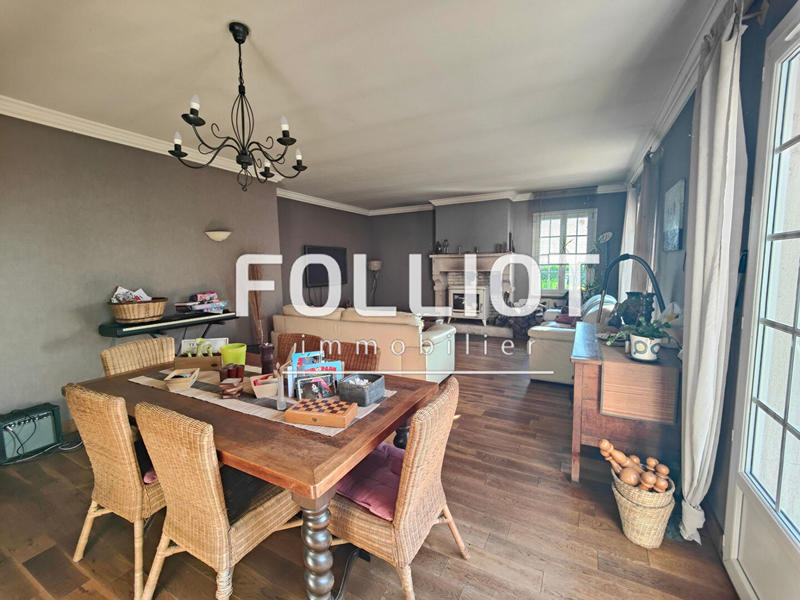 Maison - 239 m² - 5 pièces