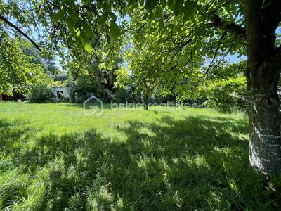 Terrain constructible - 244 m²
