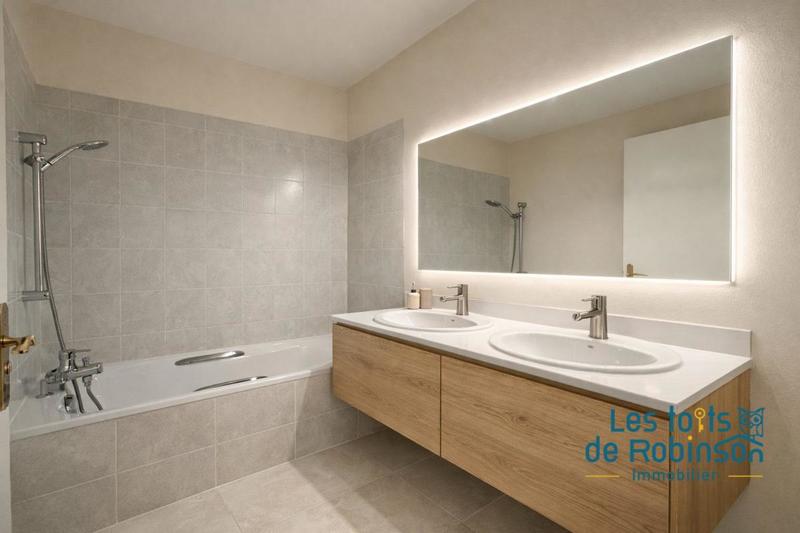 Appartement - 99 m² - 4 pièces