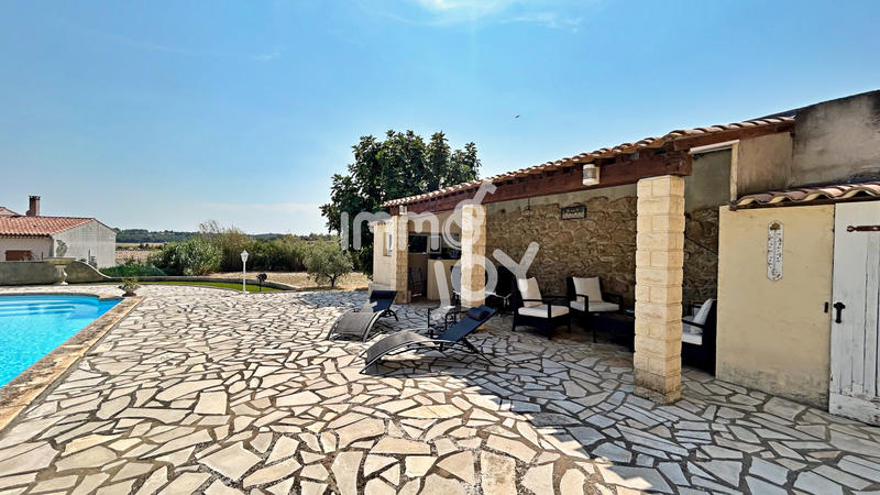 Maison - 201 m² - 6 pièces