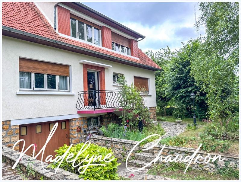 Maison - 200 m² - 8 pièces