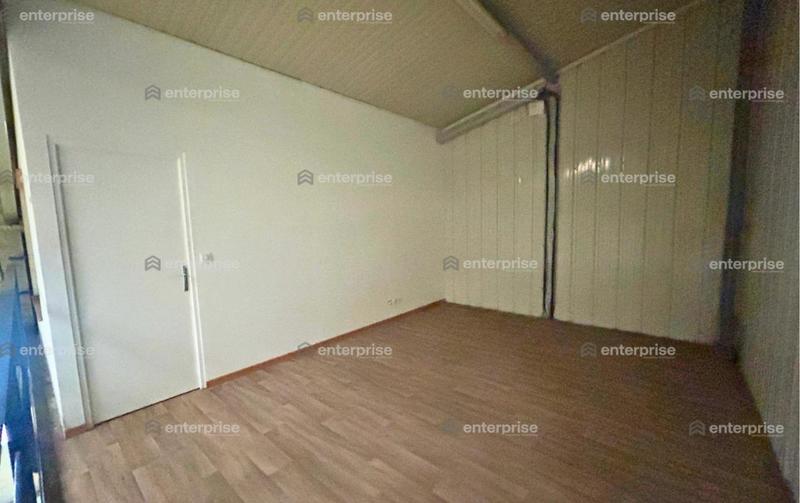 Local d'activité / Entrepôt - 150 m²