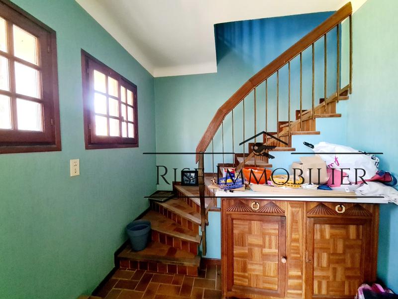 Villa - 245 m² - 9 pièces