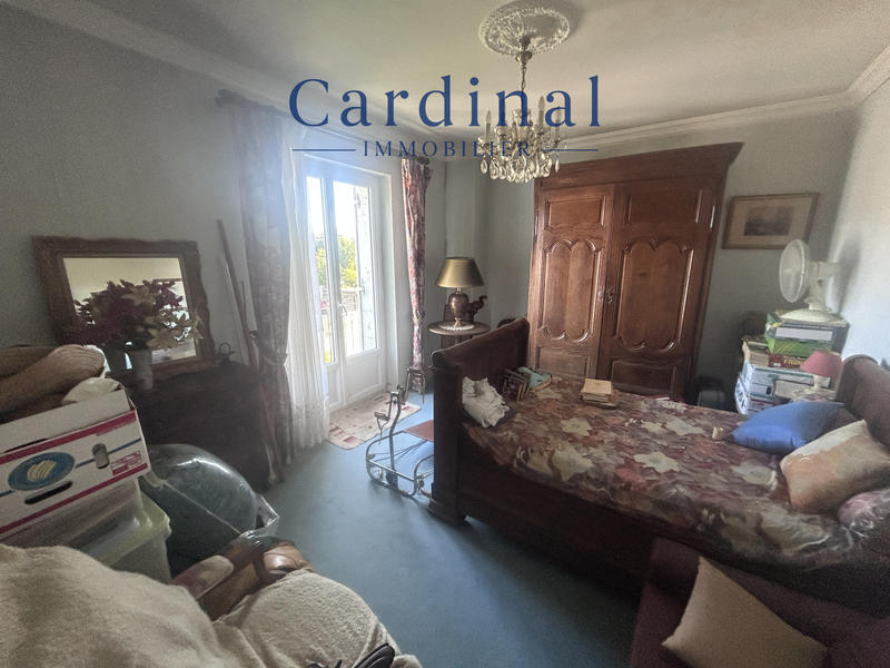 Maison - 230 m² - 10 pièces