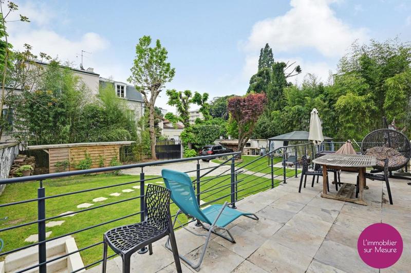 Villa - 300 m² - 7 pièces