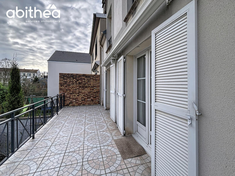 Maison - 98 m² - 6 pièces