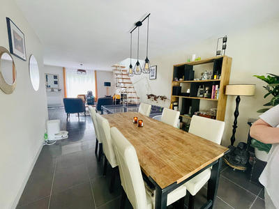 Maison - 161 m² - 7 pièces