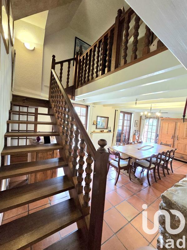 Maison - 216 m² - 10 pièces