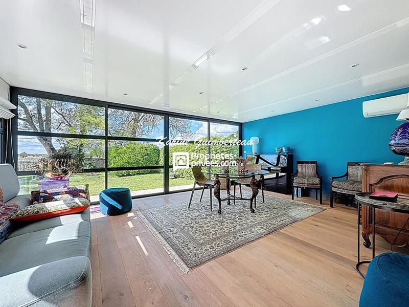 Maison - 321 m² - 8 pièces