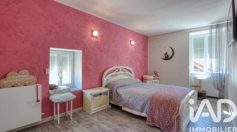 Maison - 240 m² - 7 pièces