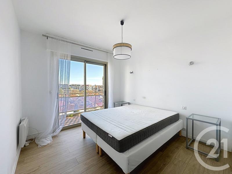 Appartement - 105 m² - 4 pièces