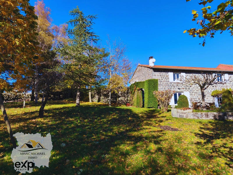 Maison traditionnelle - 143 m² - 4 pièces