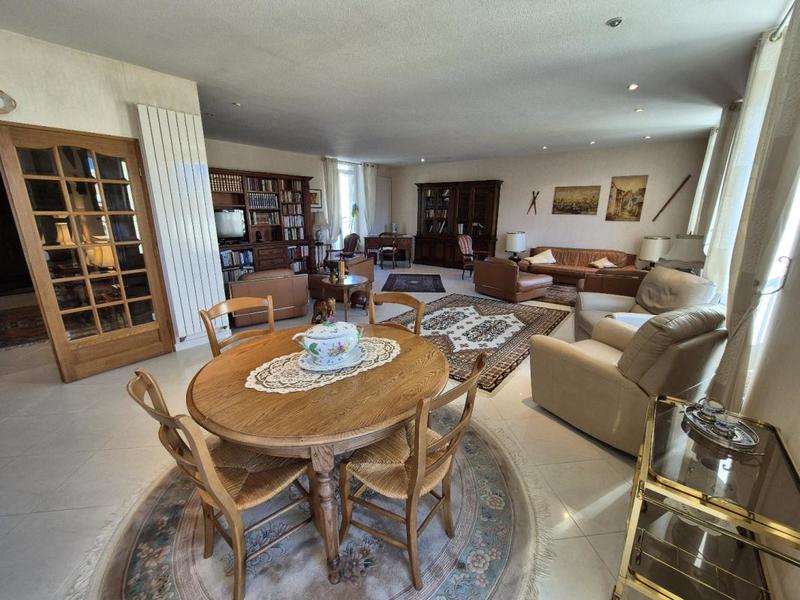 Duplex - 240 m² - 4 pièces