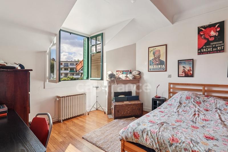 Maison - 192 m² - 9 pièces