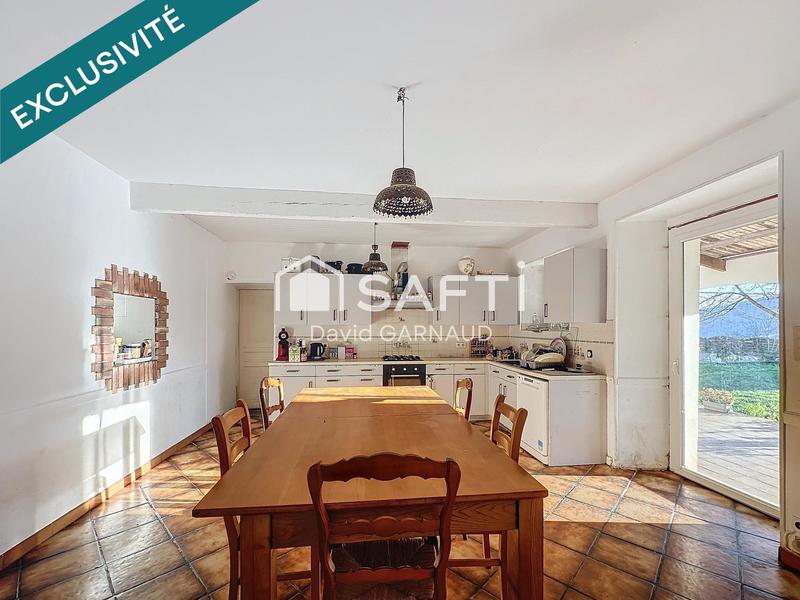 Propriété - 310 m² - 10 pièces