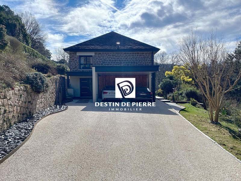 Maison - 202 m² - 4 pièces