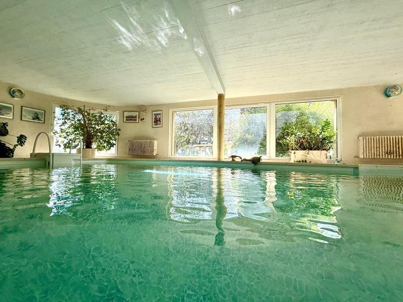 Maison - 274 m² - 6 pièces