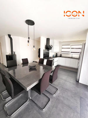 Maison - 98 m² - 5 pièces